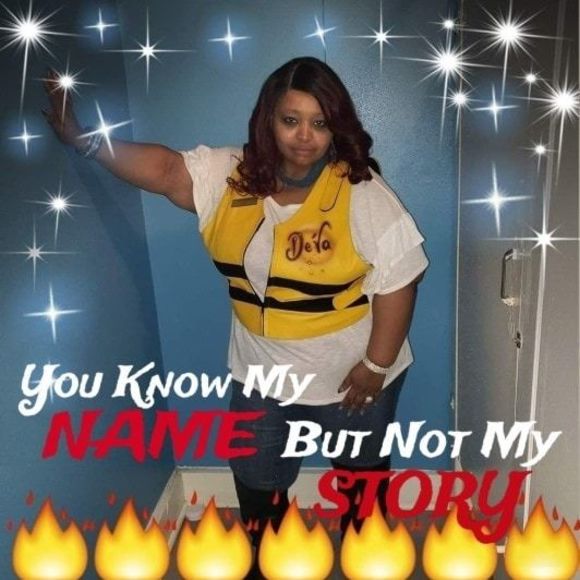 Meet your Posher, Dee - Picture 1 of 1